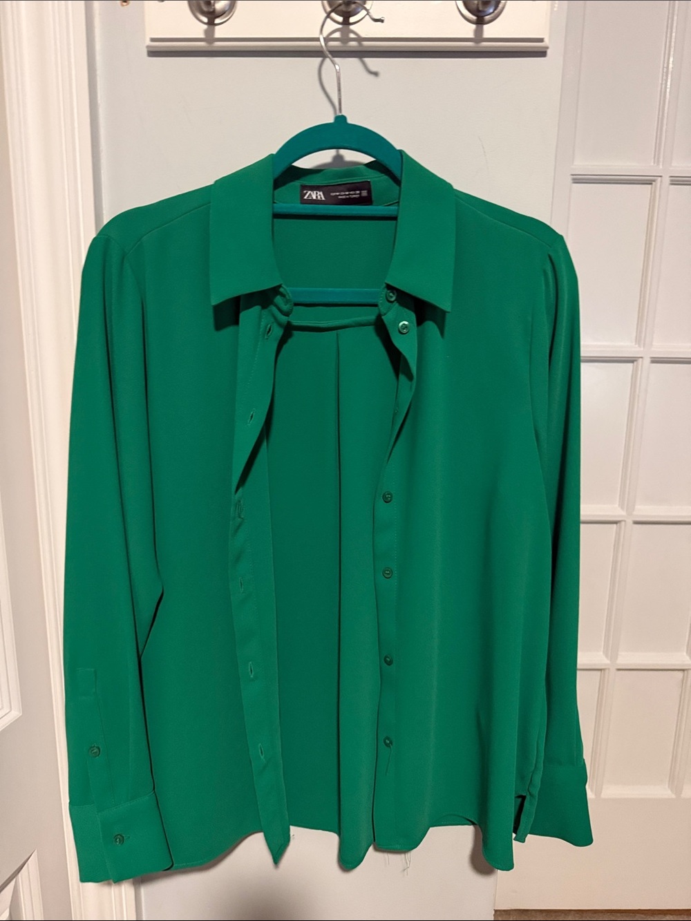 Zara Women’s Emerald Green Long-Sleeve Button Shirt